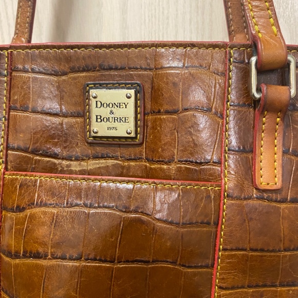 Dooney and  Bourke’s   Brown Croc Embossed Leather  Shoulder Bag . - Picture 8 of 12
